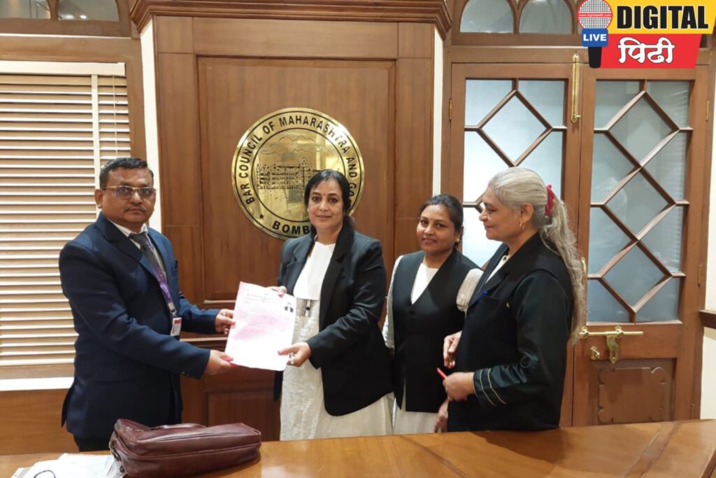 जळगावच्या सुप्रसिद्ध विधीतज्ज्ञ ॲड. रेखा कोचुरे यांचा बार कौन्सिल निवडणुकीसाठी शड्डू; उमेदवारी अर्ज दाखल